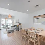 Vogue Modern One-Bedroom Apartment In The Greens By Emaar With Balcony