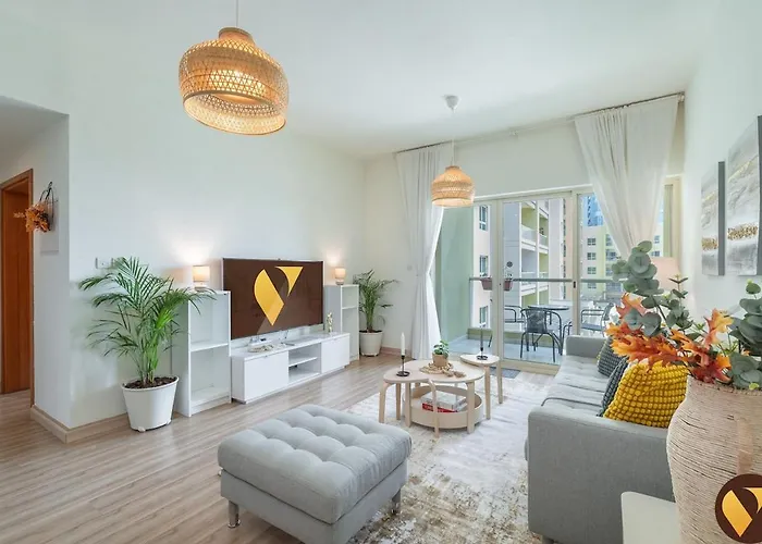 Vogue Modern One-Bedroom Apartment In The Greens By Emaar With Balcony