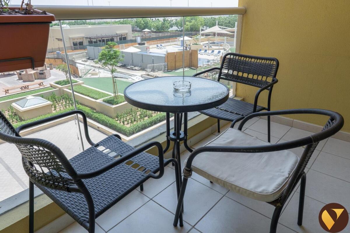 Vogue Modern One-bedroom In The Greens By Emaar With Balcony Apartment *